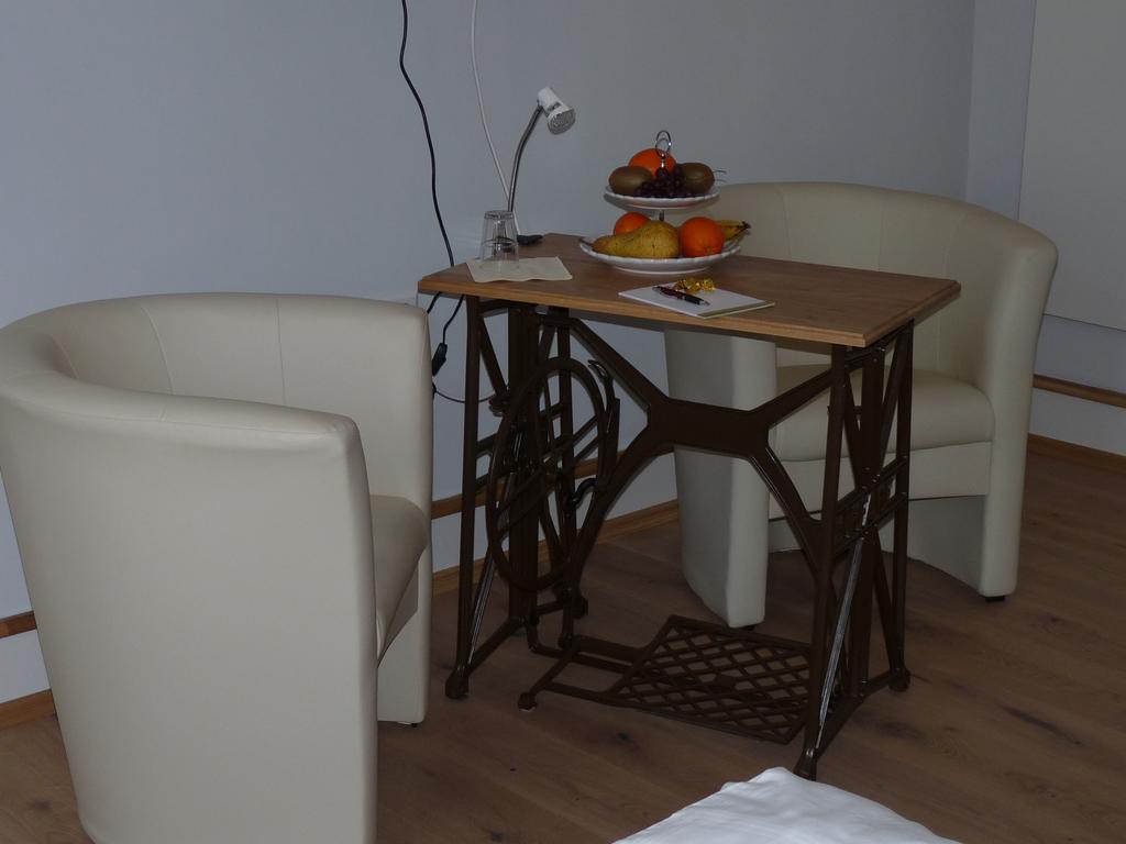 Gaestehaus "Unsere Stadtvilla" Hechingen Chambre photo